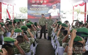 Kunjungi Yonif TP 888 Rembang, Menhan Sjafrie Sjamsoeddin Tekankan Disiplin Prajurit