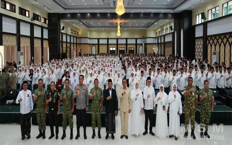 Wamenhan Donny Ermawan Tekankan Peran Strategis ASN dalam Pertahanan Negara di Makassar