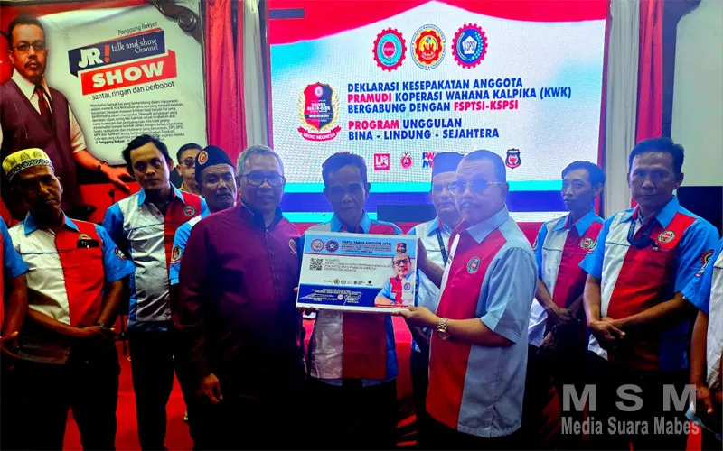 4.000 Pramudi KWK Jakarta Bergabung di FSPTSI-KSPSI Pimpinan Jusuf Rizal. Siapkan Beasiswa Bagi Pengemudi