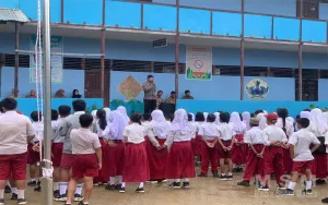 Bhabinkamtibmas Polsek Sandai Edukasi Siswa SDN 04 Sandai, Tentang Bahaya Bullying Dan Pentingnya Saling Menghormati
