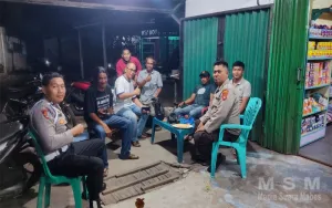 Dekat Dengan Warganya, Bhabinkamtibmas Polsek Benua Kayong Duduk Bersama Sampaikan Himbauan Kamtibmas