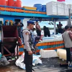 Sambangi Nelayan Pesisir dan Para ABK Kapal, Sat Polairud Polres Ketapang Sampaikan Himbauan Kamtibmas