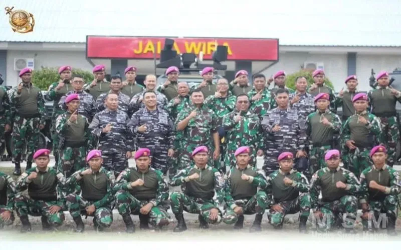 Prajurit Kompi Komposit Marinir Natuna Sambut Hangat Kunker Pangkogabwilhan I di Garda Terdepan NKRI