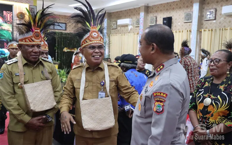 Kapolda Papua Barat Hadiri Pembukaan Pleno XIX Dewan Adat Papua Se-Tanah Papua di Kabupaten Teluk Wondama