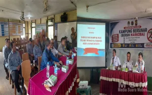 Kasat Narkoba Polres Ketapang Bersama Kapolsek Delta Pawan Laksanakan Penyuluhan Kampung Bersinar dan Sosialisasi Bahaya Narkoba di Desa Kalinilam