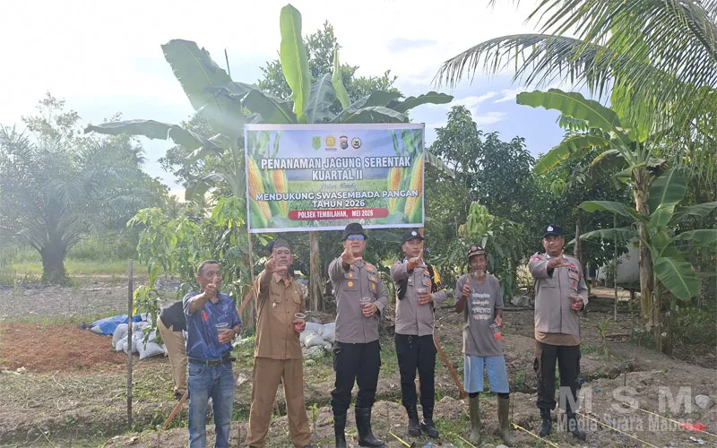 Dukung Swasembada Pangan, Polsek Tembilahan Bersama Masyarakat Gelar Penanaman Jagung di Pekan Arba