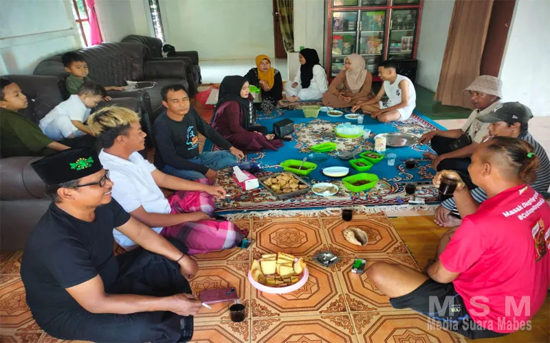 Kekompakan Warga RT 024/RW 006 Ketapang Semarakkan Idul Adha, 2 Ekor Sapi dan 4 Kambing Dikurbankan