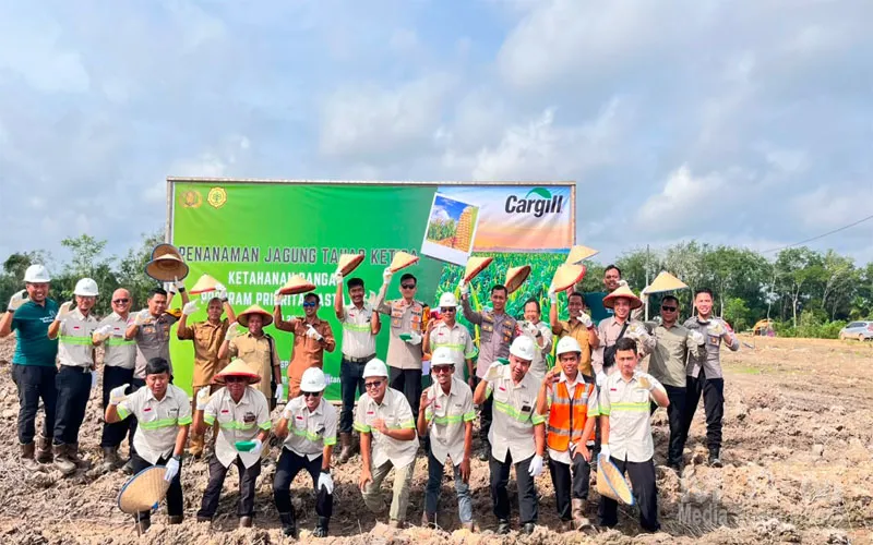 Dukung Program Asta Cita Presiden, Polsek Marau Bersama Cargill Group Laksanakan Penanaman Jagung Hibrida di Kecamatan Air Upas
