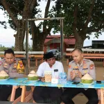 Kapolres Ketapang Laksanakan Silaturahmi Kamtibmas Kepada Tokoh Masyarakat dan Pemerintah Desa Kinjil Pesisir Kec. Benua Kayong