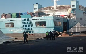 Truk Sarat Muatan Alami Patah As Saat Naik Upper Deck, Keberangkatan Roro Terpaksa Tertunda Dan Jadwal Sandar Kapal Terganggu