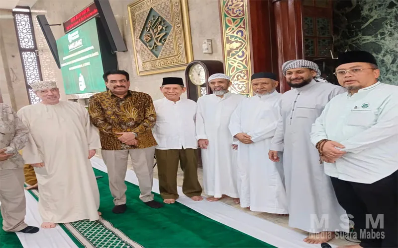 Khutbah Jumat di Masjid Agung Sunda Kelapa: Habib Hussein Hamid Al Attos Ajak Umat Jadikan Al-Qur’an sebagai Pedoman Hidup