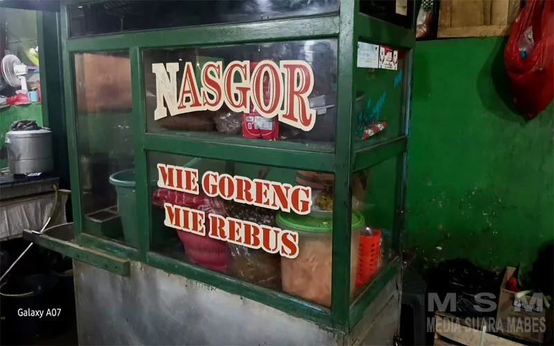 Nasi Goreng dan Mie Goreng Rustam Jadi Kuliner Malam Favorit di Pasar Induk Kramat Jati Sejak 2018
