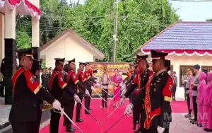 Prosesi Adat dan Pedang Pora Warnai Penyambutan Kapolda Papua Barat Daya Brigjen Pol. Yulius Audie Sonny Latuheru