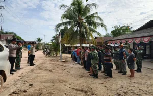 Tokoh Masyarakat dan Warga Manis Mata Gotong Royong Wujudkan Indonesia ASRI Melalui Aksi Bersih Lingkungan dan Penanaman Pohon
