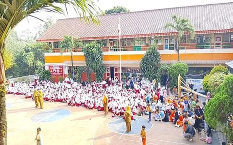 HARI PERTAMA MPLS MENCEKAM! SDN Srengseng Sawah 15 Jagakarsa Diteror Bom, Gegana dan Densus 88 Turun Tangan