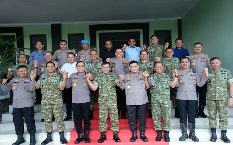 Perkuat Soliditas TNI – Polri, Kapolda Kalbar Silaturahmi Kepada Pangdam XII/Tanjungpura