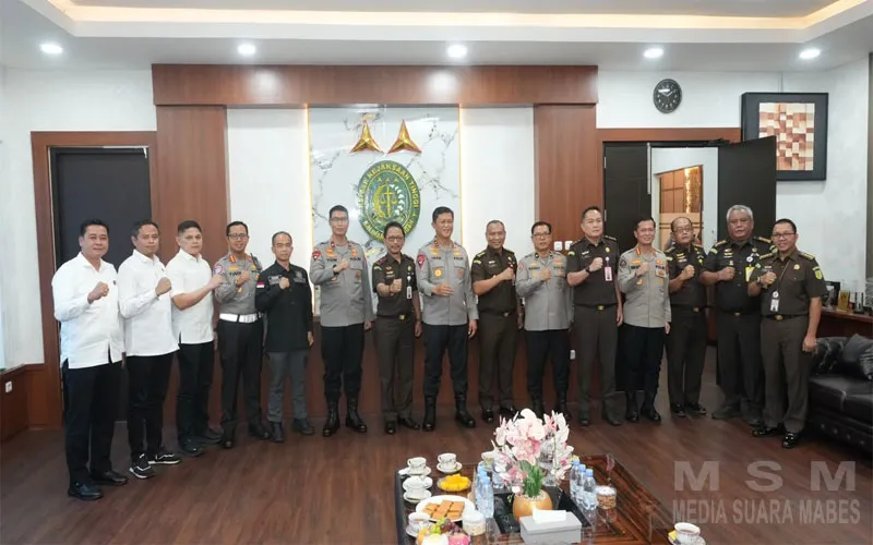 Kapolda Kalteng Silaturahmi ke Kejati, Perkuat Sinergi Jaga Kamtibmas Bumi Tambun Bungai