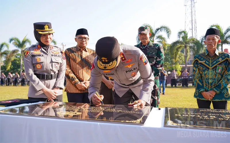 Kapolda Jateng Kukuhkan Peningkatan Tipe Polresta Batang, Tegaskan Peningkatan Status Harus Diiringi Pelayanan yang Semakin Profesional dan Responsif