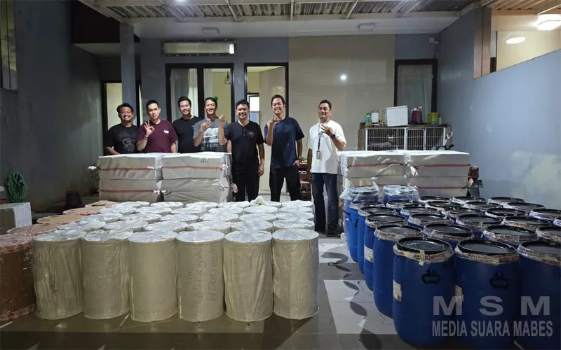 BONGKAR JARINGAN CLANDESTINE LAB! Polres Jakbar Sita 1,5 Ton Bahan Baku Karisoprodol dan Ringkus Dua Pemasok di Cakung