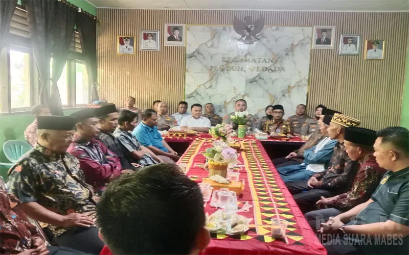 Kapolres Pesawaran AKBP Alvie Granityo Panditha S. i.k M.M.S.Lakukan Patroli Jalur Pesisir dan Silaturahmi di Kecamatan Punduh Pidada
