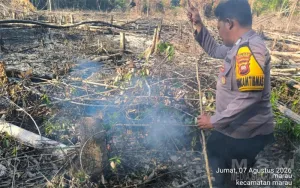 Respon Cepat Cegah Karhutla Personil Polsubsektor Sungai Melayu Rayak Lakukan Groundcheck Titik Api
