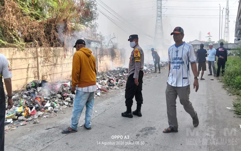 Tim Kemenangan Haji Mursan Gelar Kerja Bakti di Tanah Baru