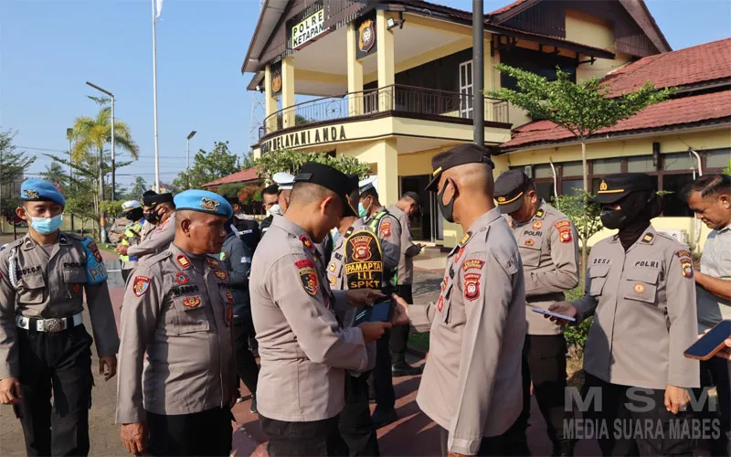 Wakapolres Ketapang Bersama Sipropam Laksanakan Gaktiplin, Cek Sikap Tampang dan Ponsel Personel