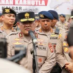 Terima 300 Personel BKO Brimob untuk Atasi Karhutla, Kapolda Kalbar : “Laksanakan Tugas Dengan Maksimal, Utamakan Keselamatan, dan Penuh Keihklasan”