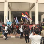 Tim Gabungan Ditsamapta dan Polresta Pontianak Lakukan Pengamanan Aksi Unjuk Rasa Solmadapar Secara Humanis