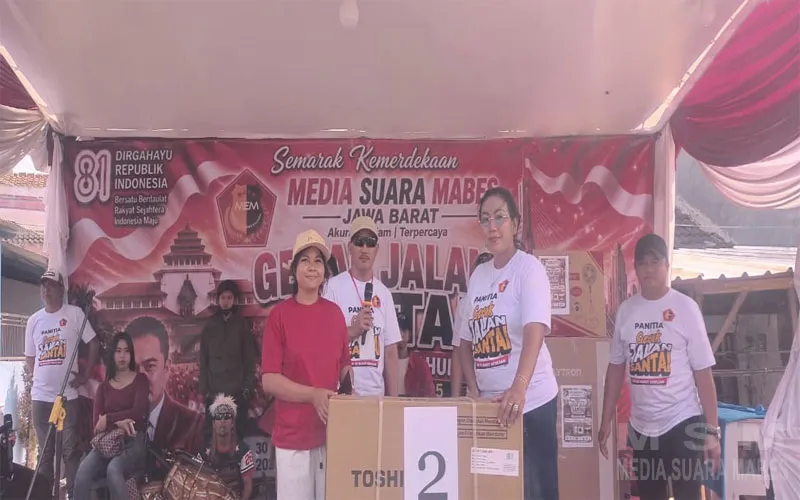 Semarak HUT ke-81 RI di Bandung Barat, Ibu Pimpinan Umum Media Suara Mabes Serahkan Hadiah Mesin Cuci Toshiba