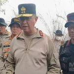 Polda Kalteng Optimalkan Serbuk Tepung Singkong “Hertindo AF31”, Untuk Padamkan Bara di Lahan Gambut