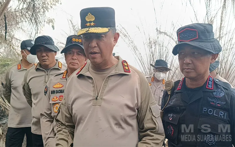 Polda Kalteng Optimalkan Serbuk Tepung Singkong “Hertindo AF31”, Untuk Padamkan Bara di Lahan Gambut