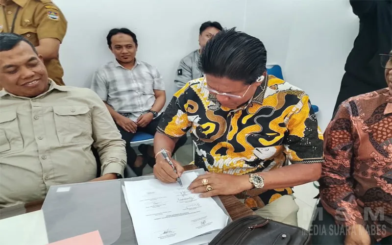 Aksi Damai di Halaman Gedung Bupati Bandung Barat, Tuntutan GOBBB Disepakati 6 Fraksi DPRD KBB?