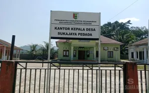 Bantuan Beras Bulog di Desa Sukajaya Belum Dibagikan, Warga Menunggu Enam Hari — Camat: Harus Segera Disalurkan; Ketua BPD Heran Beras Langsung ke Rumah Kades