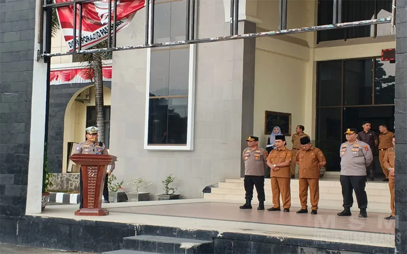Bupati Pasaman Didampingi Kapolres Pasaman Resmi Lepas Keberangkatan Polisi Cilik Berlomba di Polda Sumbar