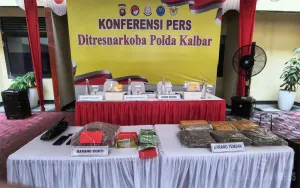 Ditresnarkoba Polda Kalbar Bongkar Dua Kasus Narkoba, 4 Tersangka Diamankan