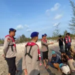 Brimob Kalbar Kembali Salurkan Air Bersih Untuk Meringankan Beban Masyarakat Akibat Kelangkaan Air Bersih