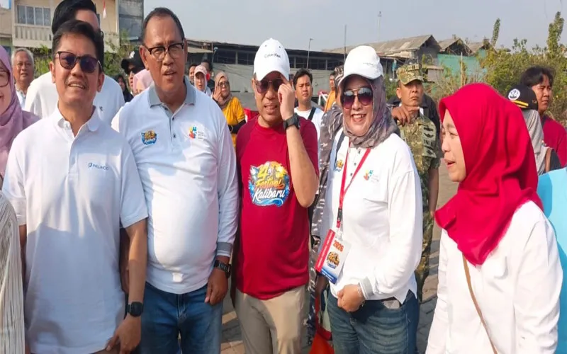 405 Perahu Nelayan Menggetarkan Kalibaru! Festival HUT RI ke-81 Banjir Apresiasi, UMKM Hingga Lomba Bakar Ikan Jadi Sorotan