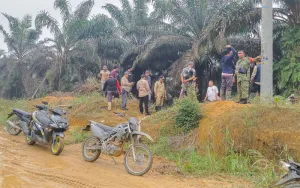 HUT ke-81 TNI, Babinsa Sagatani Sertu Muntoha Hadir di Tengah Rakyat, Jaga Situasi Tetap Kondusif