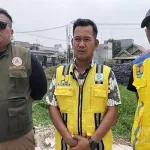 Tanggap Darurat Kali Blencong/Pisang Batu, BBWSCC Lakukan pengangkatan Sampah dan eceng gondok di Desa Pahlawan Setia dengan Metode Padat Karya dan Dukungan Alat Berat milik BBWSCC