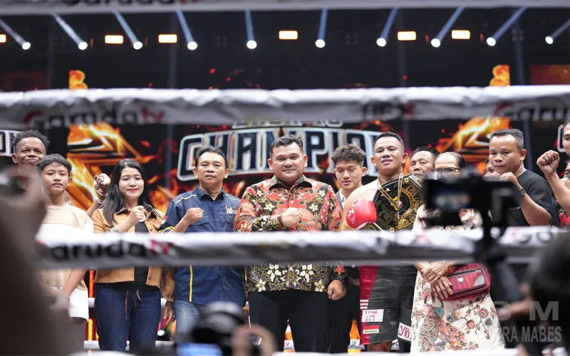 Kapolda Kalbar Serahkan Sabuk Emas dan Saksikan Kemenangan Daud Yordan di Kejuaraan Tinju Internasional ABF 2026