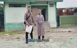 Wujud Nyata Polri Humanis, Bhahinkamtibmas Bantu Marbot Masjid Yatim Piatu Penyandang Disabilitas Akses Bansos