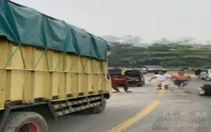 Waspada Tumpahan Bahan Bakar di Simpang Jingah–Trinsing Barito Utara, Pengendara Diminta Berhati-hati