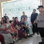 Polisi Bersama Masyarakat : Polda Kalbar Hadir Pengobatan Gratis Bagi Masyarakat di Desa Subah