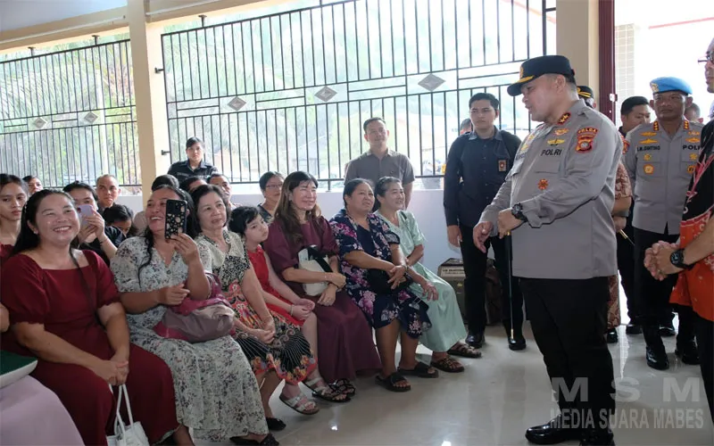 Polisi Bersama Masyarakat : Polda Kalbar Hadir Pengobatan Gratis Bagi Masyarakat di Desa Subah