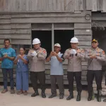 Polda Kalbar Bedah Rumah Warga Desa Subah: Terima Kasih Pak Polisi Sudah Bersama Masyarakat!