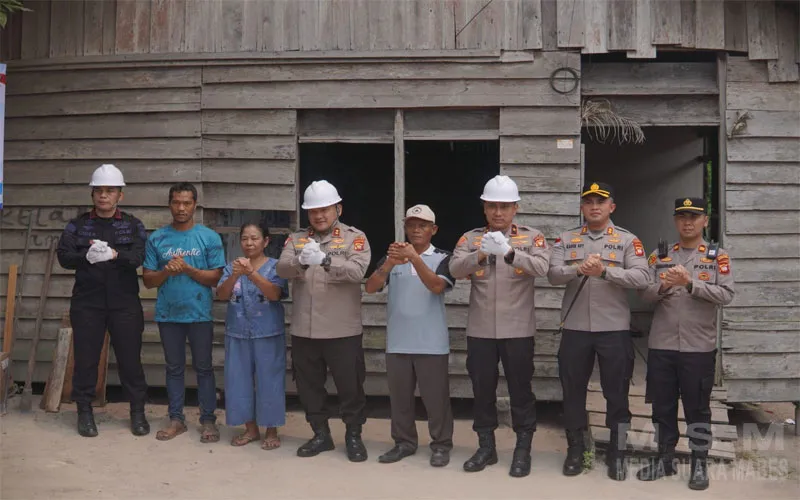 Polda Kalbar Bedah Rumah Warga Desa Subah: Terima Kasih Pak Polisi Sudah Bersama Masyarakat!