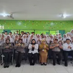 Polda Kalbar Tanamkan Kesadaran Hukum kepada Pelajar SMA Negeri 6 Pontianak melalui Program Polisi Peduli Pendidikan