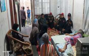 Wujud Kepedulian Sosial, GRIB Jaya Lima Puluh Kota Jenguk Dua Warga Sakit di Limbanang