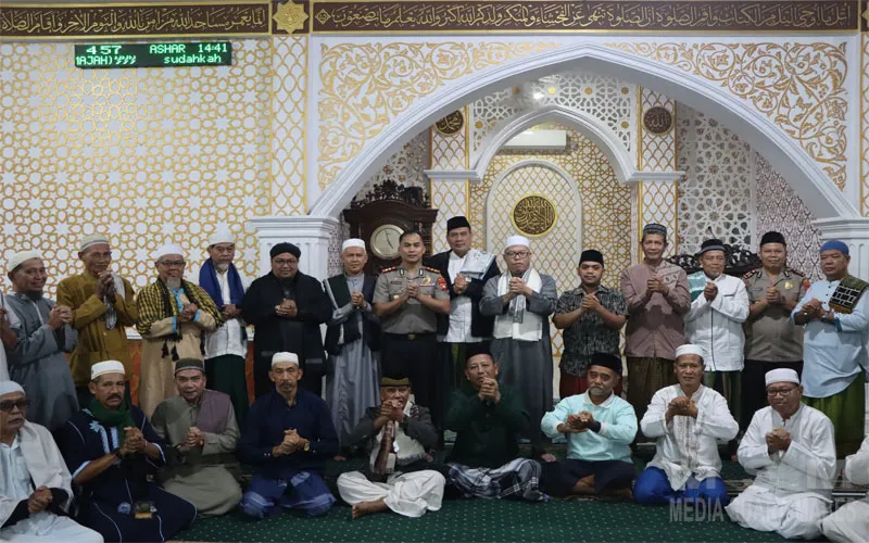 Pererat Silaturahmi dan Jaga Kamtibmas, Kapolres Ketapang Gelar Subuh Keliling Berjamaah Di Masjid An-Nur Ketapang